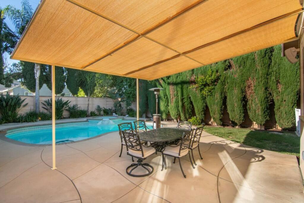 Large Home With Pool + Jacuzzi Los Angeles Eksteriør billede