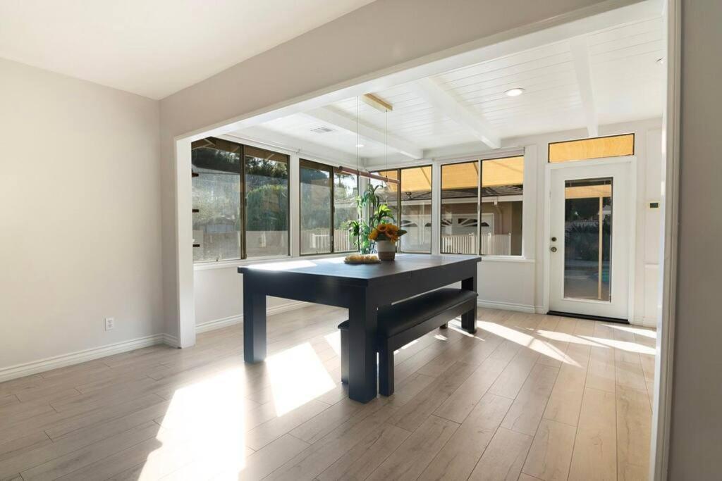 Large Home With Pool + Jacuzzi Los Angeles Eksteriør billede